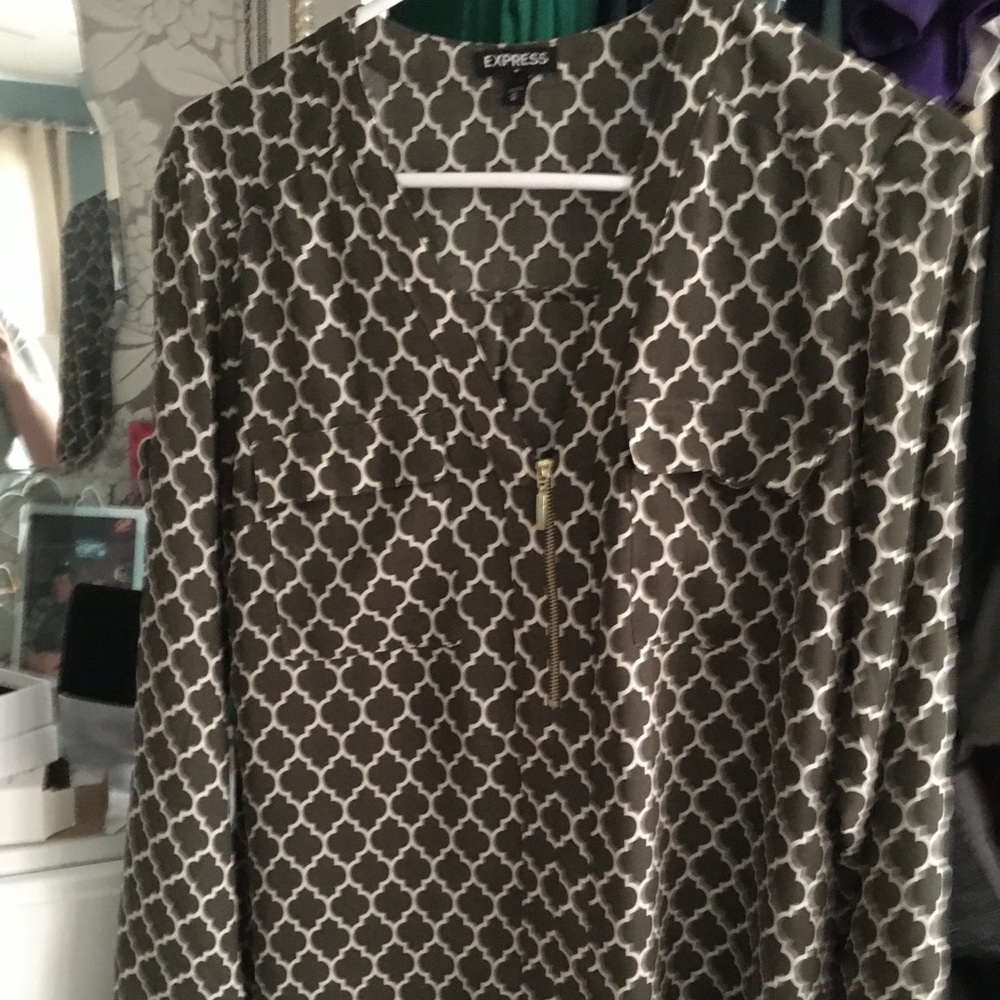 Express 3/4 length top with zipper
